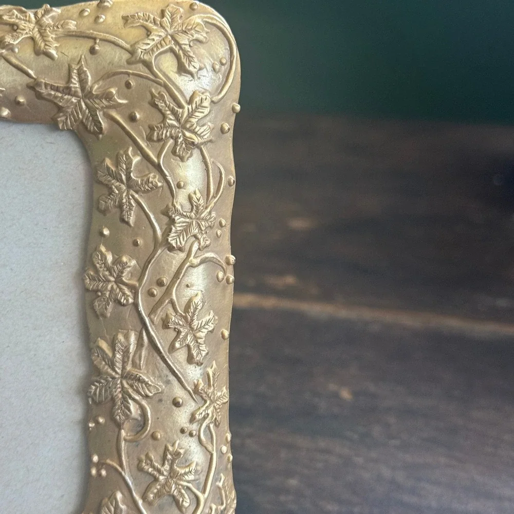 Karen Callan Designs Gold Embossed Vine Leaf 4X6 Photo Frame